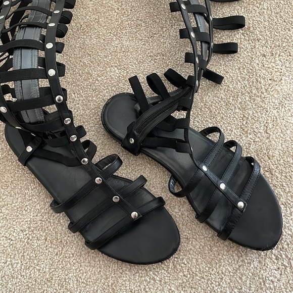 Stuart Weitzman gladiator sandals all leather & studs size 7 black RARE - Picture 7 of 10
